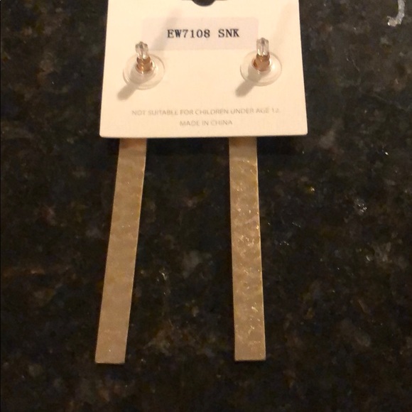 Faux Snake Print Bar Earrings - Picture 3 of 3